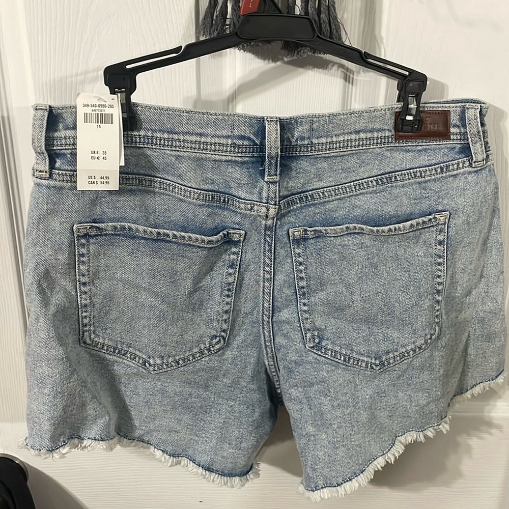 Hollister blue jean shorts. Size 15. NWT
